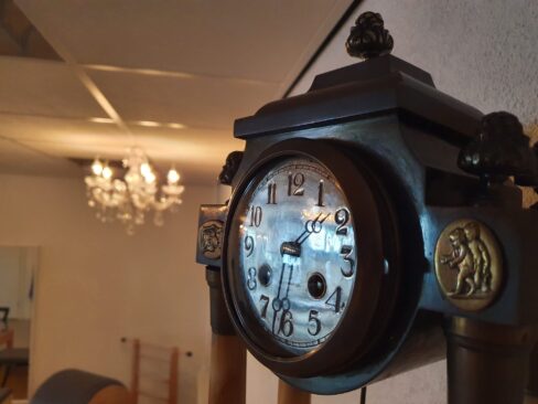 Bij klassiek Pilates hoort een klassieke klok!